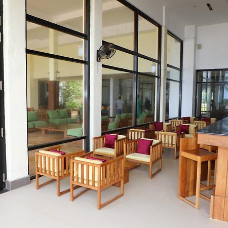 Grand Beach Wadduwa Exterior foto