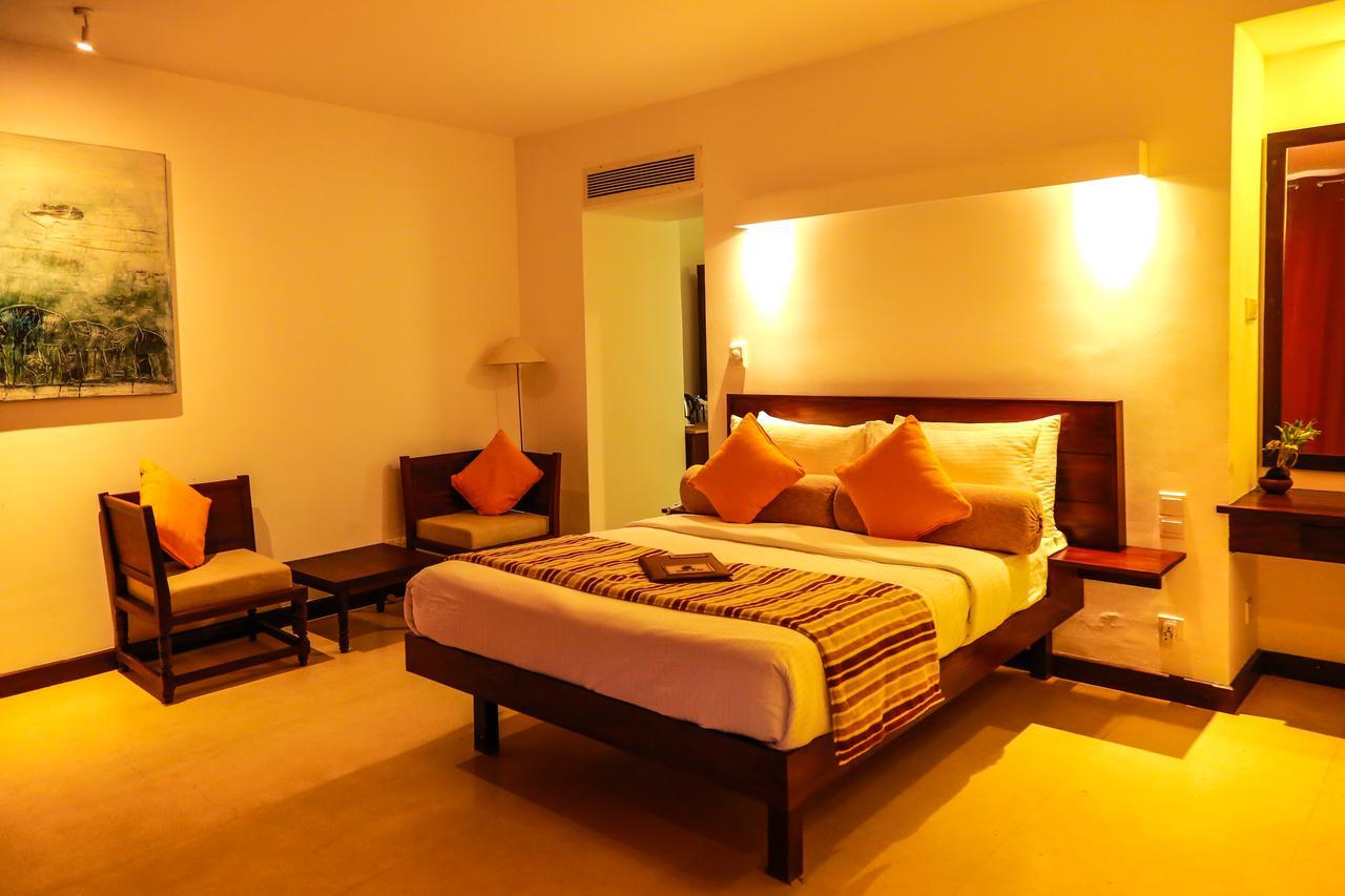 Grand Beach Wadduwa Exterior foto